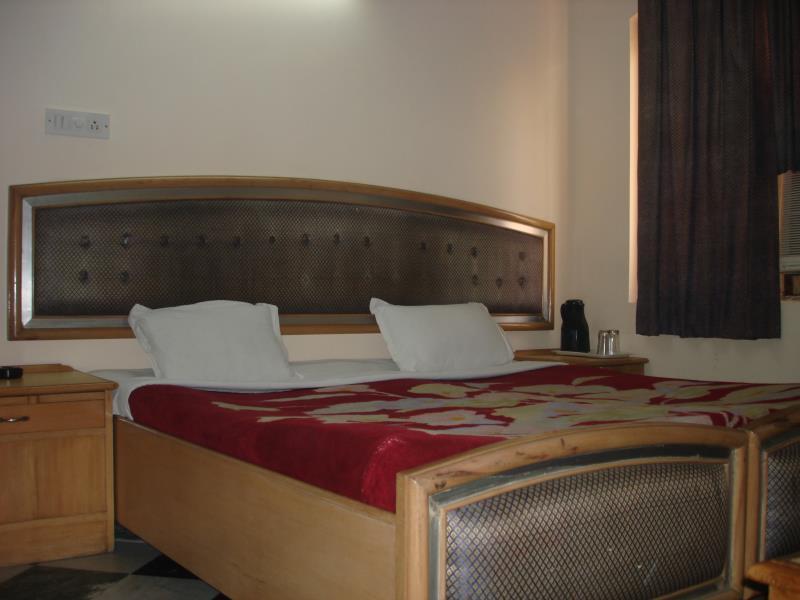 Hotel Westend Holiday Home 5 Mint From Nizamuddin Railway Station Nueva Delhi Exterior foto